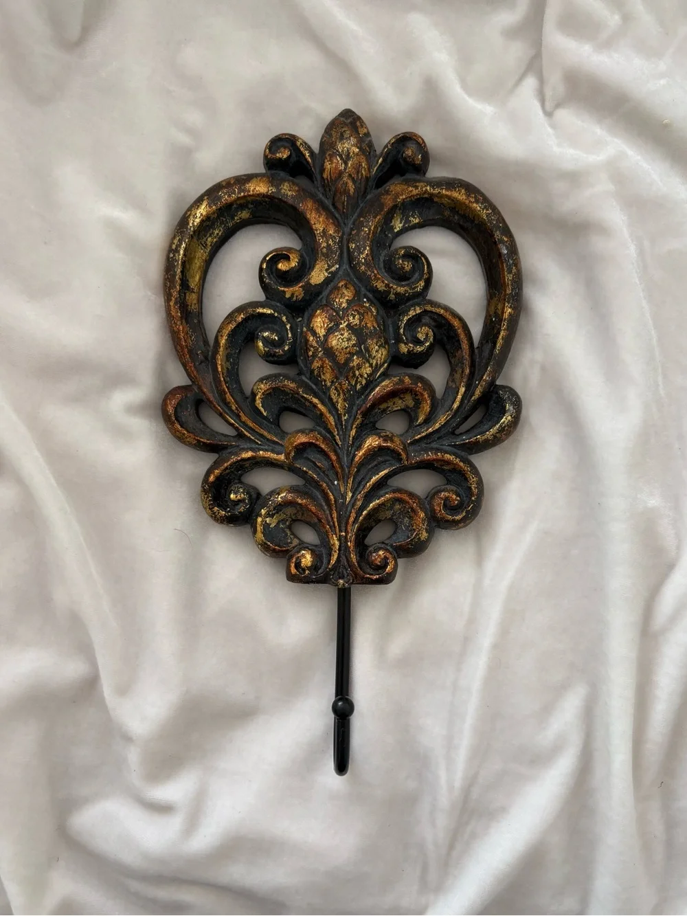 Vintage bronze baroque wall hook home decor metallic filigree